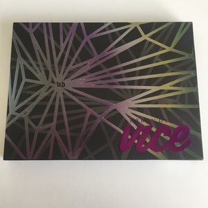 Urban Decay Vice Eyeshadow Palette - Brand New